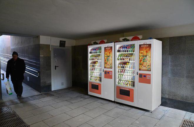 自動(dòng)售貨機(jī)在市場(chǎng)上的價(jià)格為何越來越便宜呢